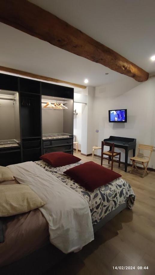 Apartamento Centro Storico Di Via Petroni Bolonia
